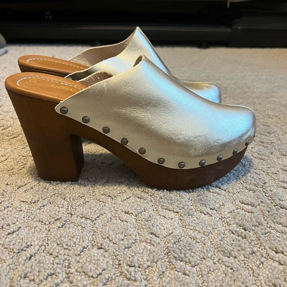 Seychelles Champagne Clogs, BRAND NEW!